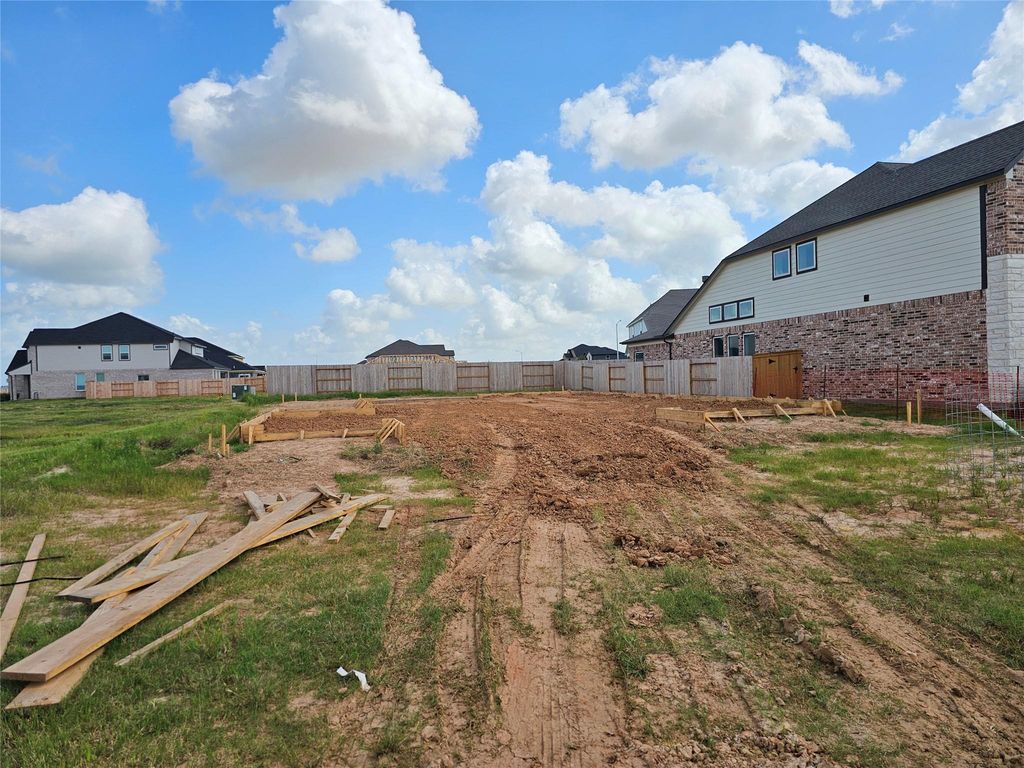 2105 Sunflower View Street, Brookshire, TX 77423