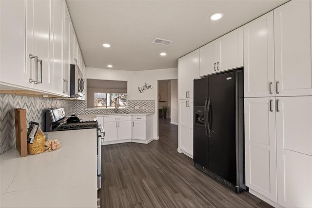 10918 Gulf Bridge Court, Houston, TX 77075