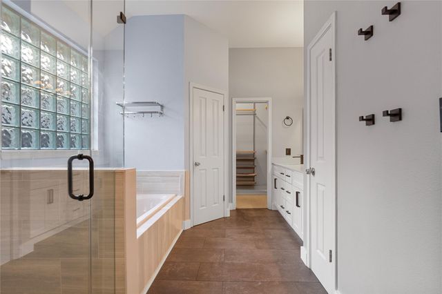 5124 Scottish Thistle DR, Austin, TX 78739