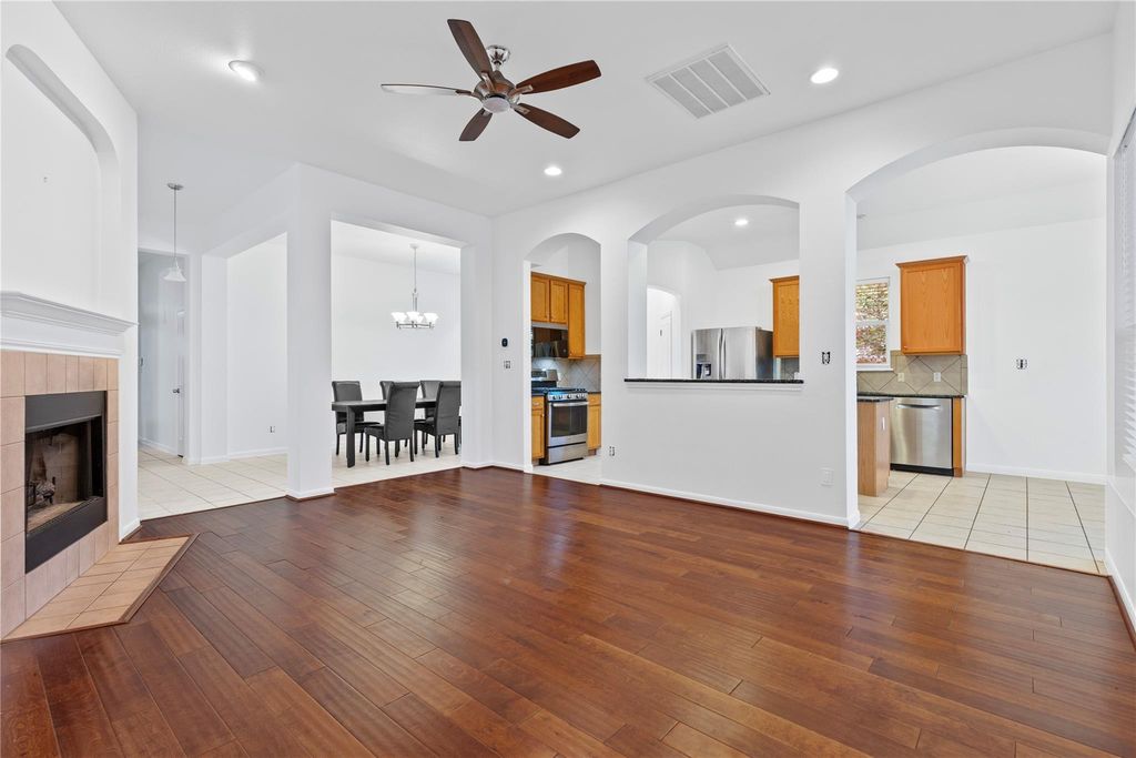 5124 Scottish Thistle DR, Austin, TX 78739