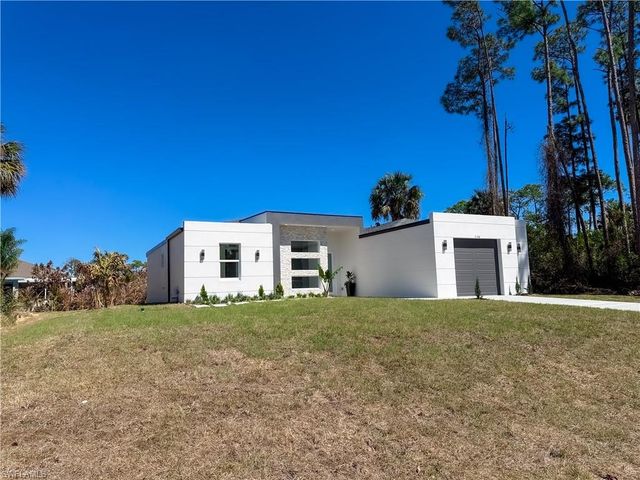 3106 Myra LN, Labelle, FL 33935