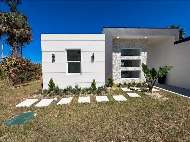 3106 Myra LN, Labelle, FL 33935