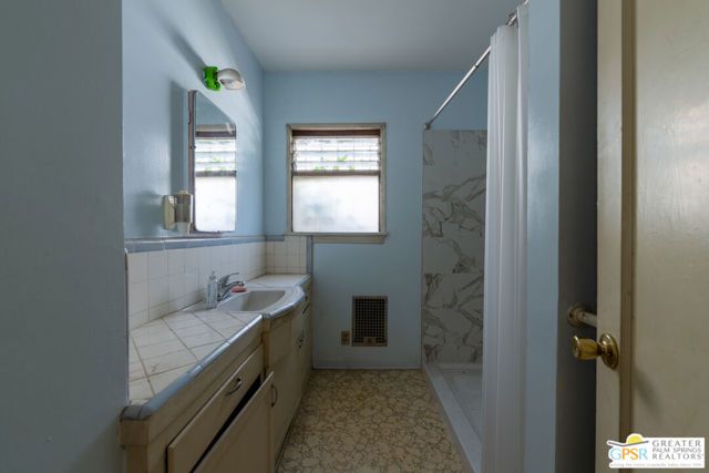 7731 Beck Avenue, North Hollywood (los Angeles), CA 91605