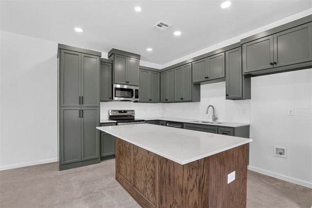 8756 Patriot Drive, Midwest City, OK 73110
