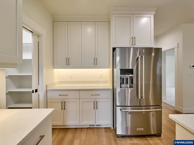 2589 N Lydia Lp, Hubbard, OR 97032