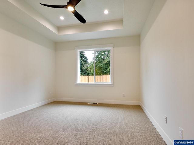 2589 N Lydia Lp, Hubbard, OR 97032
