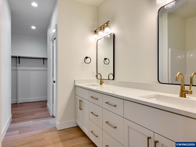 2589 N Lydia Lp, Hubbard, OR 97032