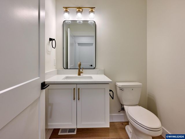 2589 N Lydia Lp, Hubbard, OR 97032
