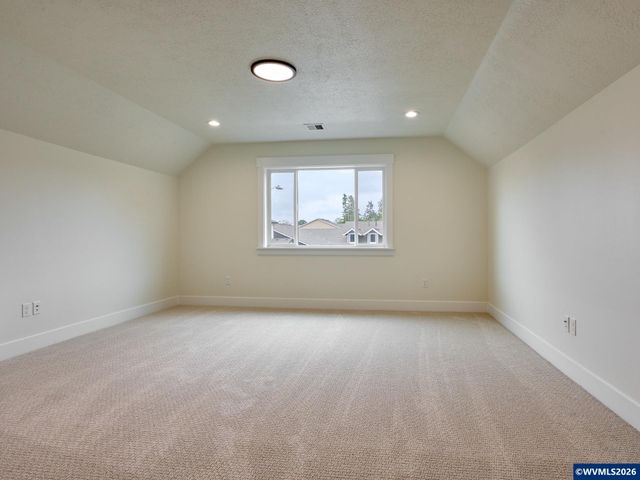 2589 N Lydia Lp, Hubbard, OR 97032