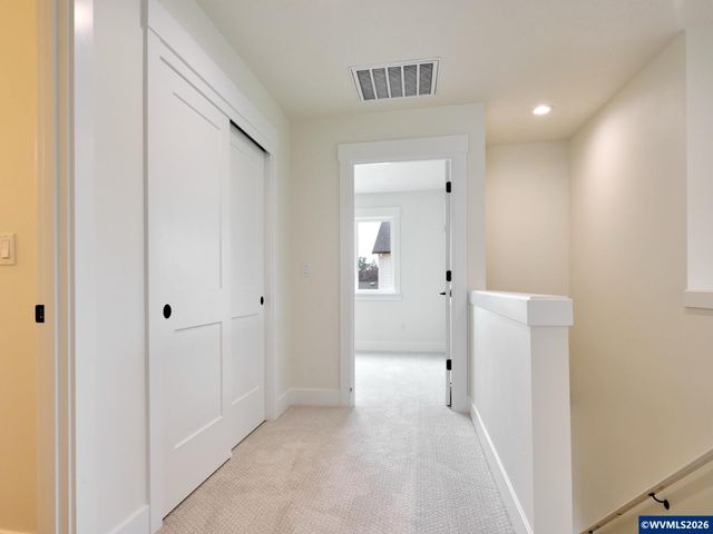 2589 N Lydia Lp, Hubbard, OR 97032