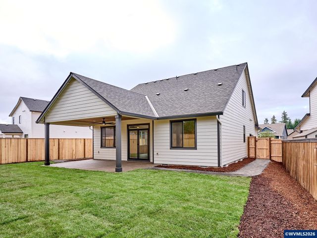 2589 N Lydia Lp, Hubbard, OR 97032