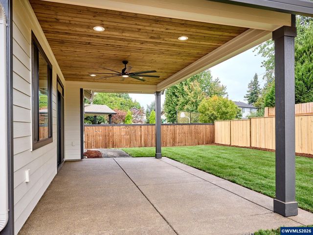 2589 N Lydia Lp, Hubbard, OR 97032