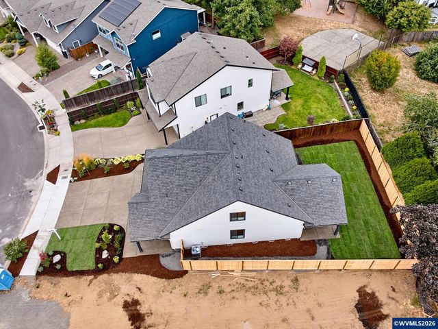 2589 N Lydia Lp, Hubbard, OR 97032