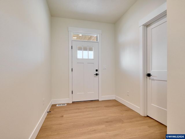 2589 N Lydia Lp, Hubbard, OR 97032