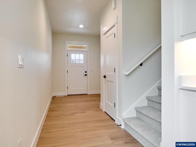 2589 N Lydia Lp, Hubbard, OR 97032