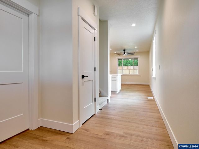 2589 N Lydia Lp, Hubbard, OR 97032