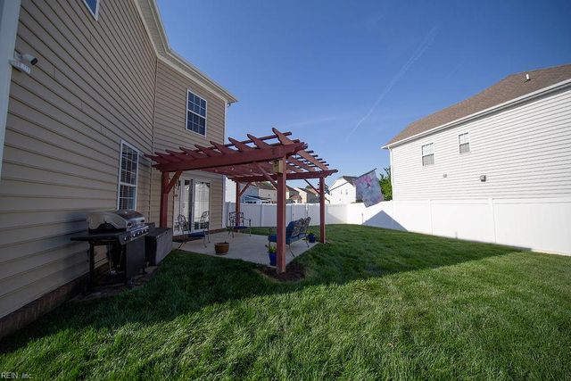 2101 Redgate DR, Suffolk, VA 23434