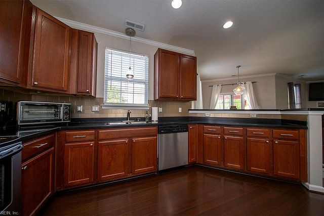 2101 Redgate DR, Suffolk, VA 23434