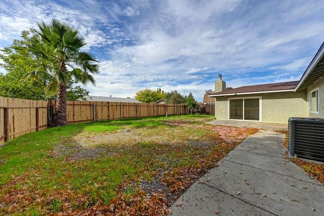 57 Kennelford Cir, Sacramento, CA 95823