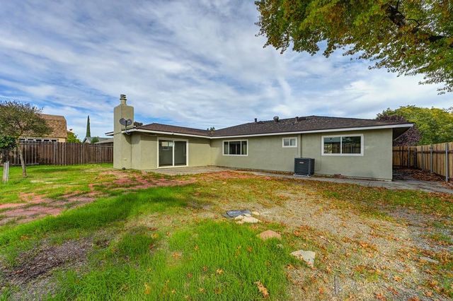 57 Kennelford Cir, Sacramento, CA 95823