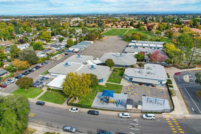 57 Kennelford Cir, Sacramento, CA 95823