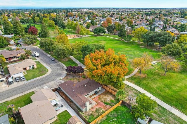 57 Kennelford Cir, Sacramento, CA 95823