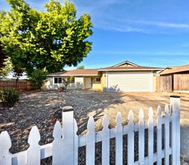 57 Kennelford Cir, Sacramento, CA 95823
