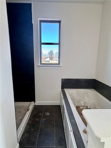 633 Primitivo Avenue, Tontitown, AR 72762