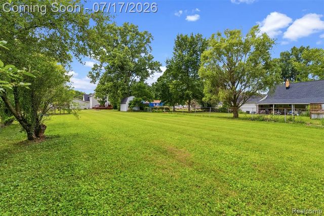 2496 Stockbridge Street, Burton, MI 48509