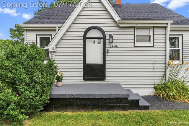2496 Stockbridge Street, Burton, MI 48509