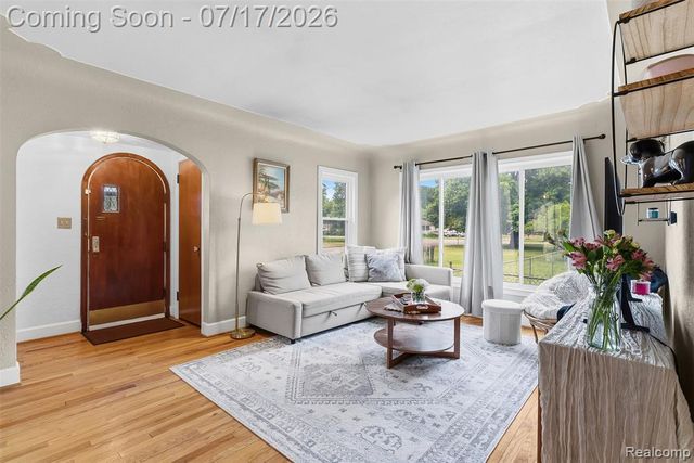 2496 Stockbridge Street, Burton, MI 48509