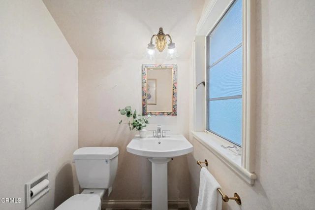 951 Laguna Road, Pasadena, CA 91105