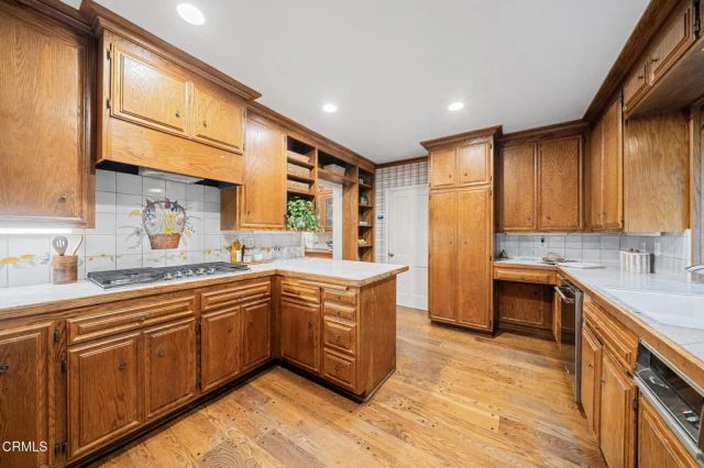 951 Laguna Road, Pasadena, CA 91105