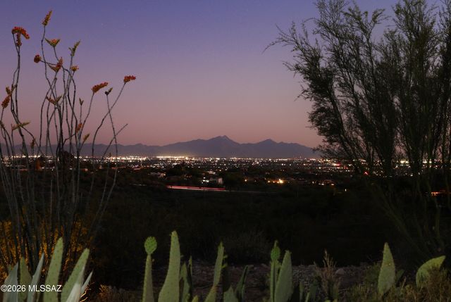 5898 N Misty Ridge Drive, Tucson, AZ 85718