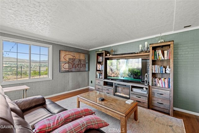 8630 Penhaven, Leona Valley, CA 93551