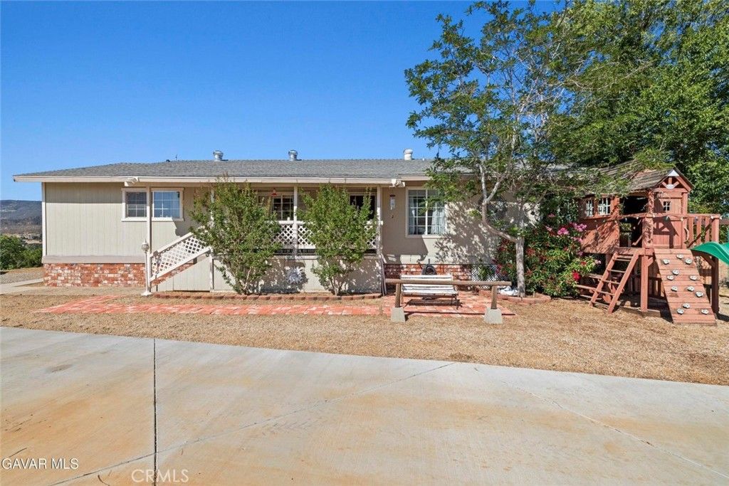 Image 2 of property listing at 8630 Penhaven, Leona Valley, CA 93551