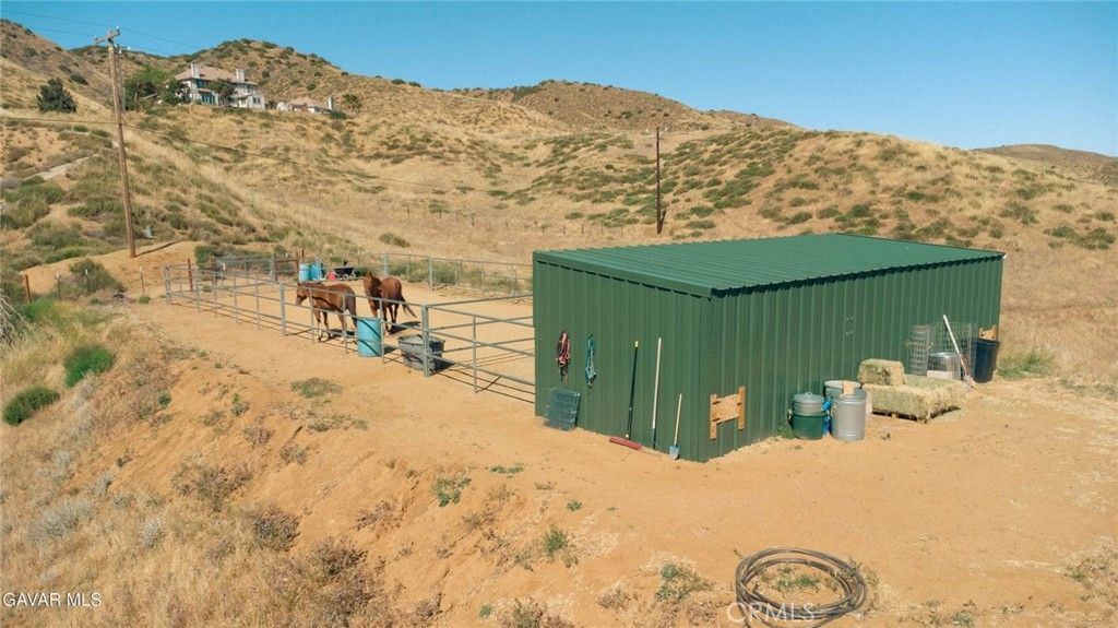 Image 4 of property listing at 8630 Penhaven, Leona Valley, CA 93551