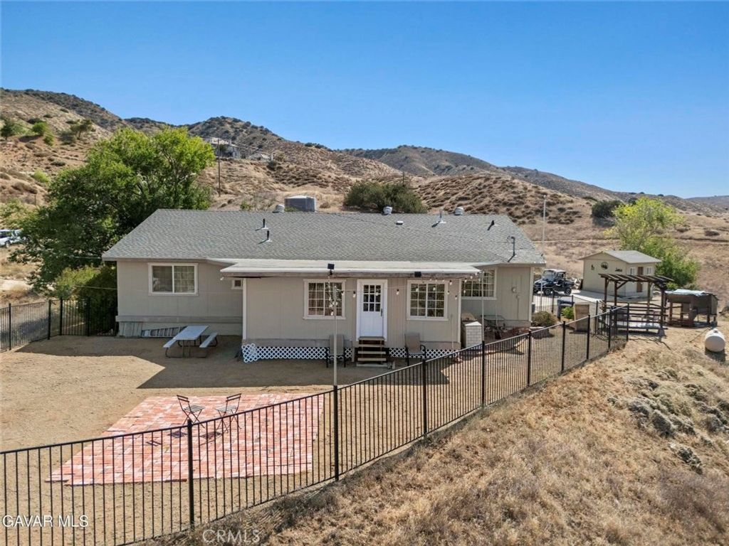 Image 43 of property listing at 8630 Penhaven, Leona Valley, CA 93551