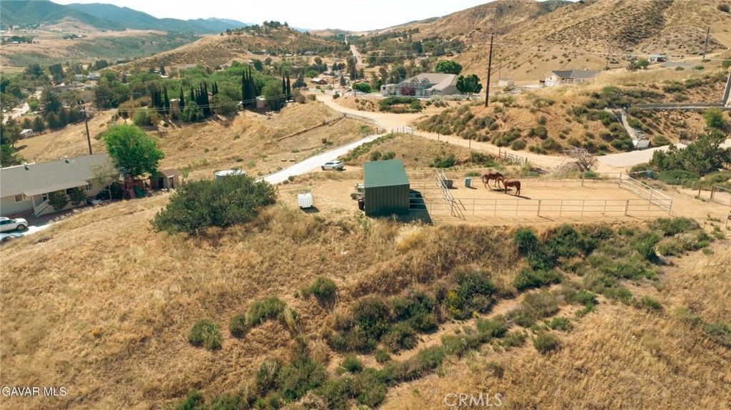 Image 8 of property listing at 8630 Penhaven, Leona Valley, CA 93551