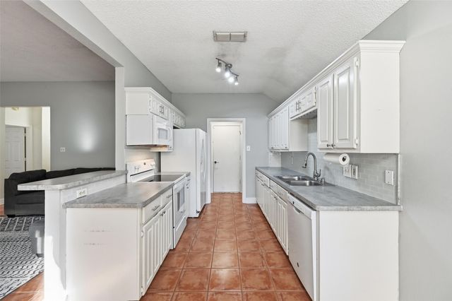 4912 Arborgate Drive, Arlington, TX 76017