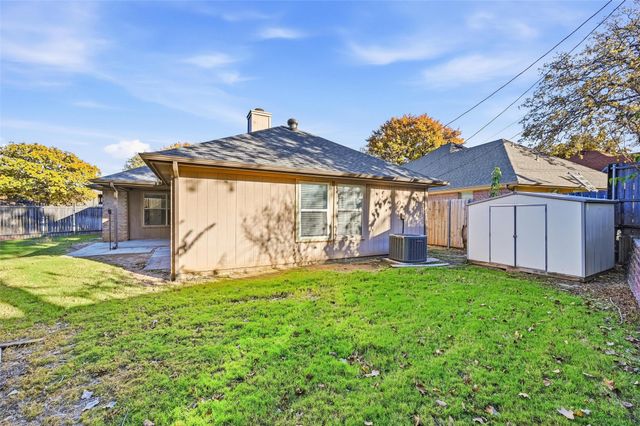 4912 Arborgate Drive, Arlington, TX 76017