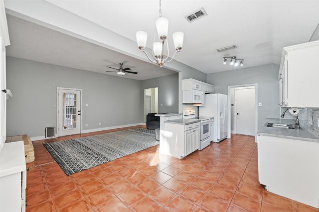 4912 Arborgate Drive, Arlington, TX 76017