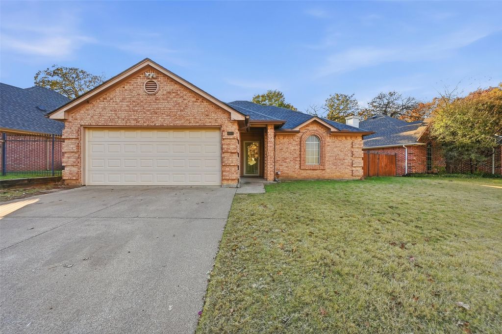 4912 Arborgate Drive, Arlington, TX 76017