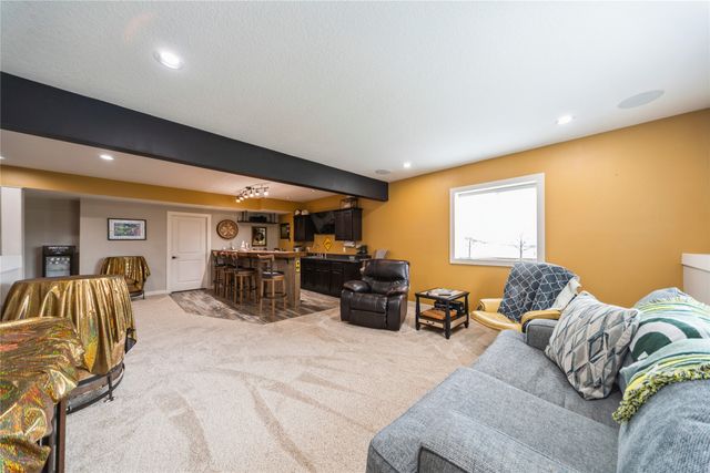 14335 Aurora Avenue, Urbandale, IA 50323