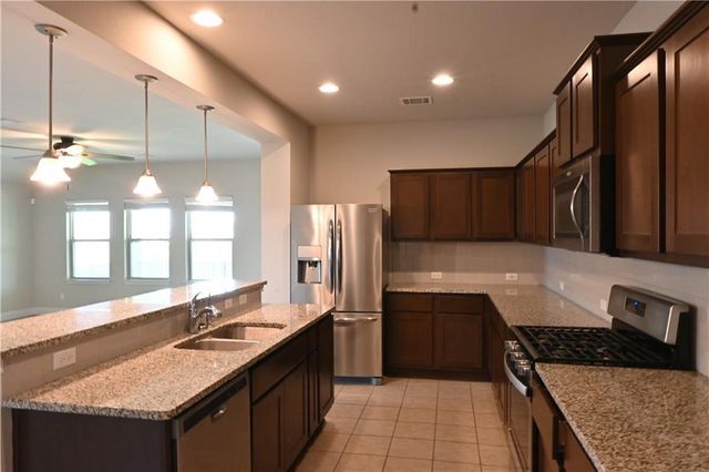 124 Gray Wolf DR, San Marcos, TX 78666