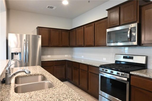 124 Gray Wolf DR, San Marcos, TX 78666