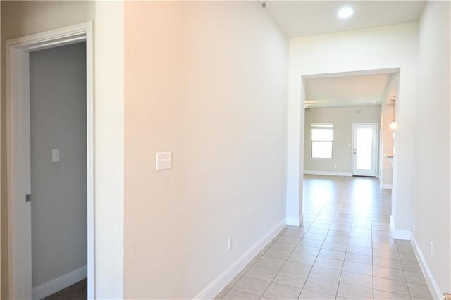 124 Gray Wolf DR, San Marcos, TX 78666