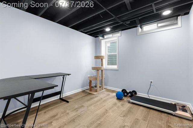 20200 Shores Street, Saint Clair Shores, MI 48080