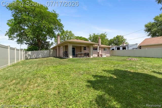 20200 Shores Street, Saint Clair Shores, MI 48080