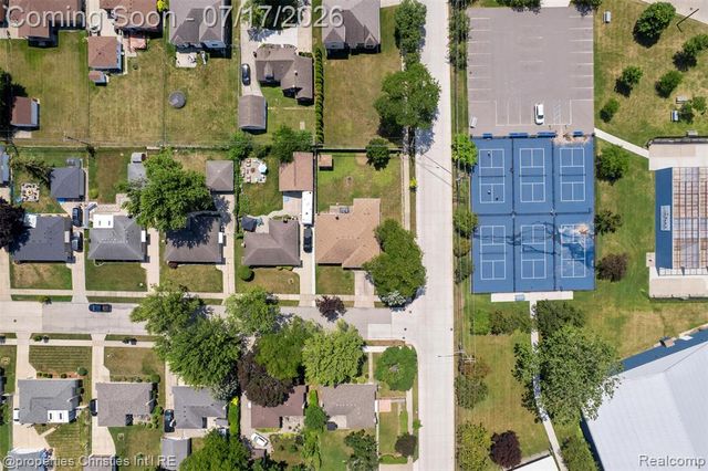 20200 Shores Street, Saint Clair Shores, MI 48080